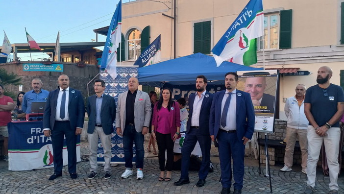 Vallecrosia, tanti sostenitori all'incontro elettorale con Gianni Berrino e Fratelli d'Italia