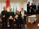 Dolceacqua, Ezio Greggio presenta il suo libro &quot;N° 1&quot; e consegna il Tapiro d'oro al sindaco Gazzola (Foto e video)