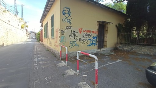 Ventimiglia: troppi intrusi nell'ex ospedale Santo Spirito, il Comune di Pigna fa installare le inferriate