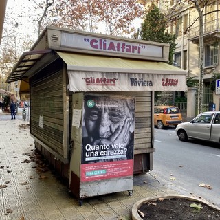 Il 'gabbiotto' che per anni ha ospitato l'edicola in corso Garibaldi