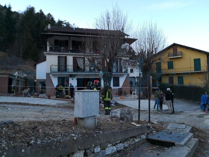 Nava: esplosione di ieri alla pizzeria 'Ai Forti', questa mattina sopralluogo del magistrato per la verifica delle cause (Foto)