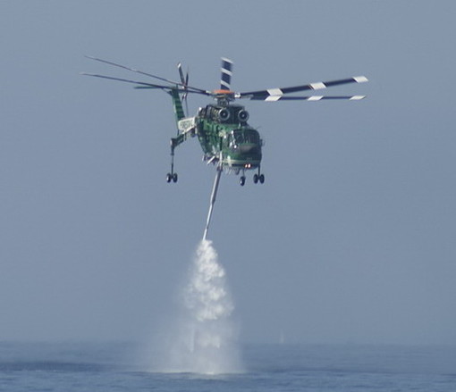 Ventimiglia: sotto controllo l'incendio di località Sant'Antonio, andati in fumo 1.000 mq di pineta