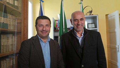 Nuove ecoisole informatizzate a Vallecrosia, Biasi e Fazzari: &quot;Un milione di euro dal Pnrr&quot; (Foto e video)