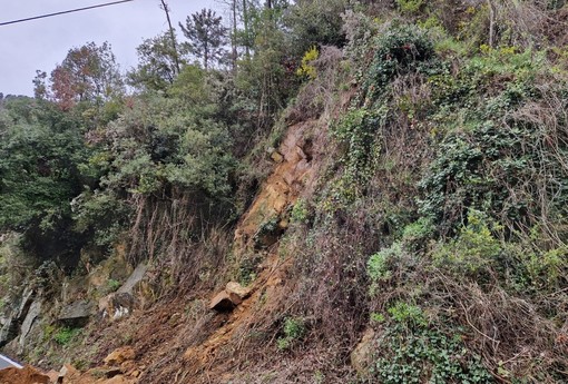 Sanremo: frana tra Pian della Castagna e Borello, la strada rimarrà totalmente chiusa per almeno 20 giorni