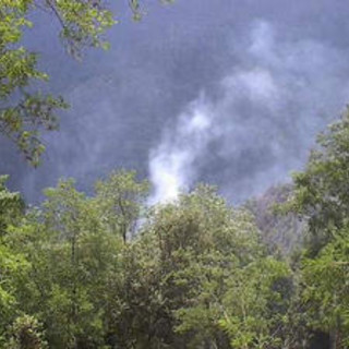 Ancora incendi in provincia di Imperia: vigili del fuoco e volontari impegnati a Sanremo, Ceriana e Civezza