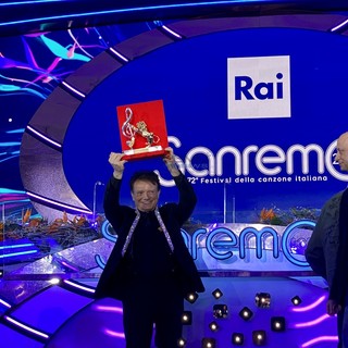 72° Festival di Sanremo: il Premio della Critica &quot;Mia Martini&quot; va a Massimo Ranieri (Video)