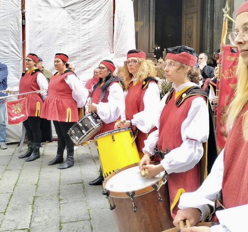 Badalucco: sbandieranti dei Sestieri di Ventimiglia alla Festa patronale del paese (Foto)