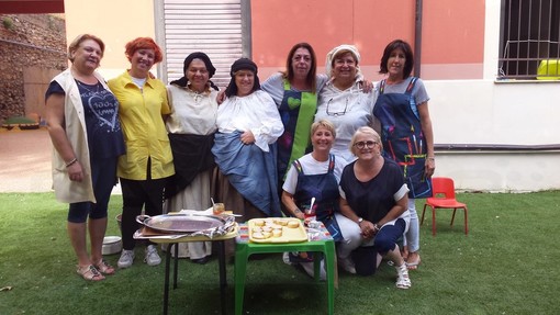 Taggia: grande atmosfera e divertimento ieri alla 'Festa dei Nonni' per gli alunni del 'Regina Margherita' (Foto)