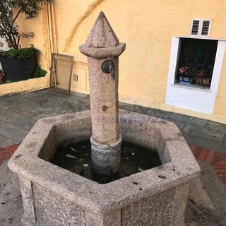 La fontana di Coldirodi in via Costa