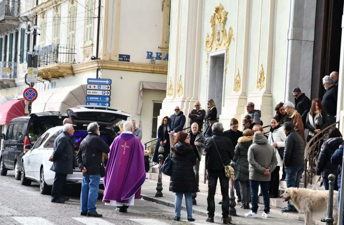 Sanremo: in tanti questo pomeriggio per l'ultimo saluto a 'Ginger', i funerali alla chiesa degli Angeli (Foto)