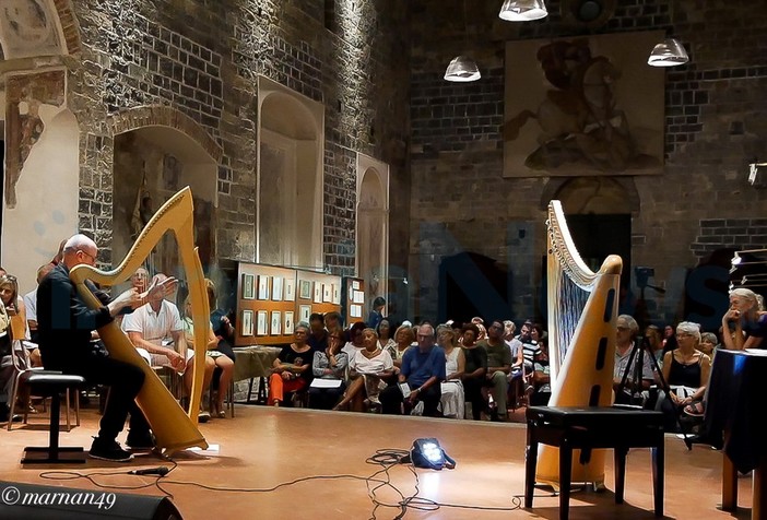 Minaccia di piogge e temporali: ieri sera il Festival di Cervo trasferito dal 'Ciapà' a Santa Caterina (Foto)