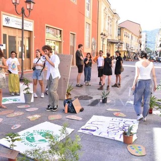 Fridays For Future scende in strada a Ventimiglia: &quot;Chi semina utopie raccoglie realtà&quot;