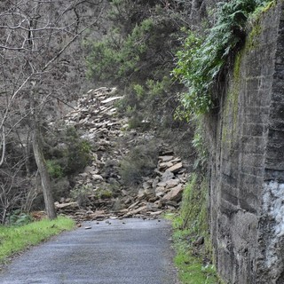 Frana tra Montalto e Badalucco: potrebbero volerci 500mila euro, intanto si pensa a una pista d'emergenza