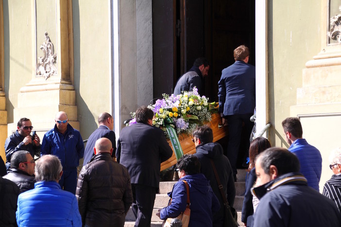 Sanremo: alla chiesa degli Angeli l'ultimo saluto a Dodo Goya, storico jazzista matuziano (Foto)