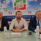 Forza Italia, l'onorevole Cassinelli e il consigliere regionale Muzio: &quot;Ventimiglia nel completo abbandono, necessario l'intervento dello Stato&quot; (Foto e video)