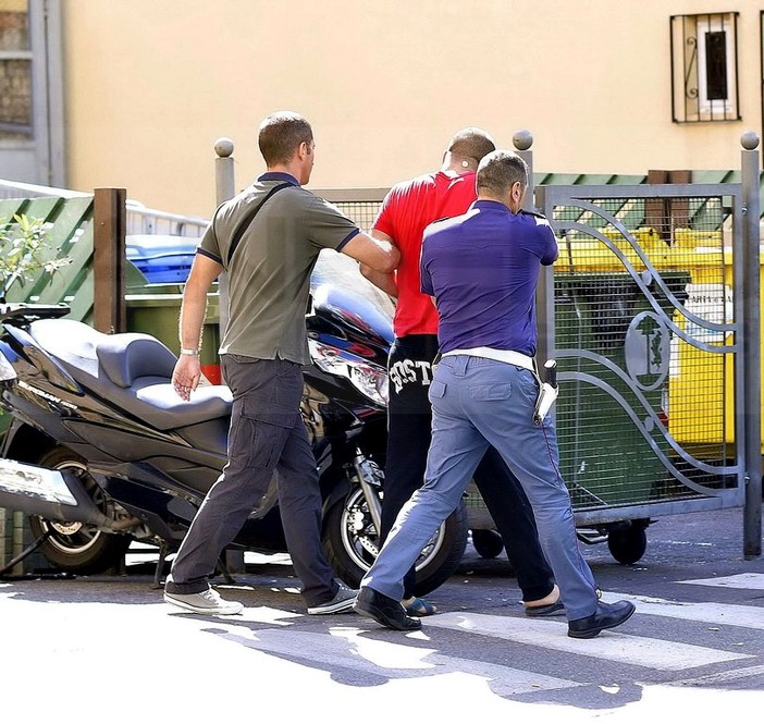 Sanremo: ladro 'seriale' di biciclette arrestato dalla Polizia, ne aveva appena rubata una vicino al Comune
