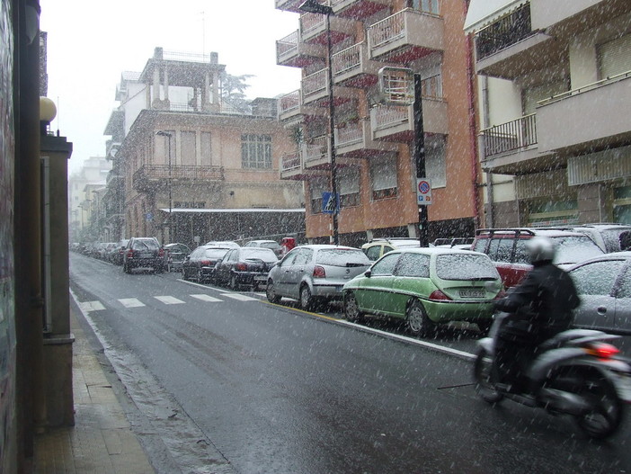 Diramato l'allerta neve sulla provincia di Imperia, da stasera attesa pioggia