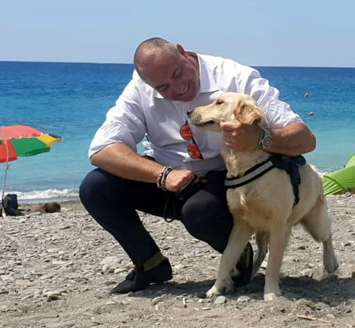 Vallecrosia: spiaggia pet friendly, Perri “Noi molto amici e sensibili alle esigenze degli animali”