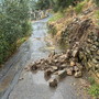 Maltempo in atto sulla nostra provincia: piccola frana in strada Peiranze sopra San Martino (Foto)