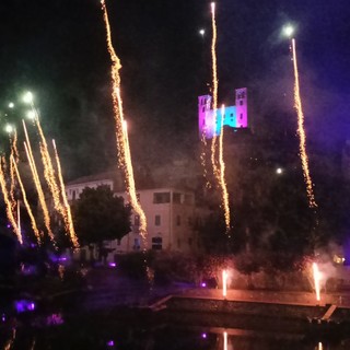 Luci e suoni, Dolceacqua si prepara per lo spettacolo pirotecnico musicale (Foto)