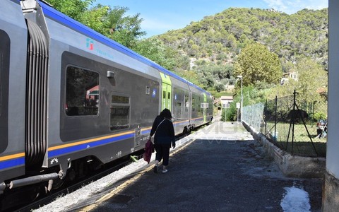 Ferrovia tra Ventimiglia e Cuneo: il 2025 inizia col botto... di ritardi: l'anno appena iniziato debutta con 381 minuti