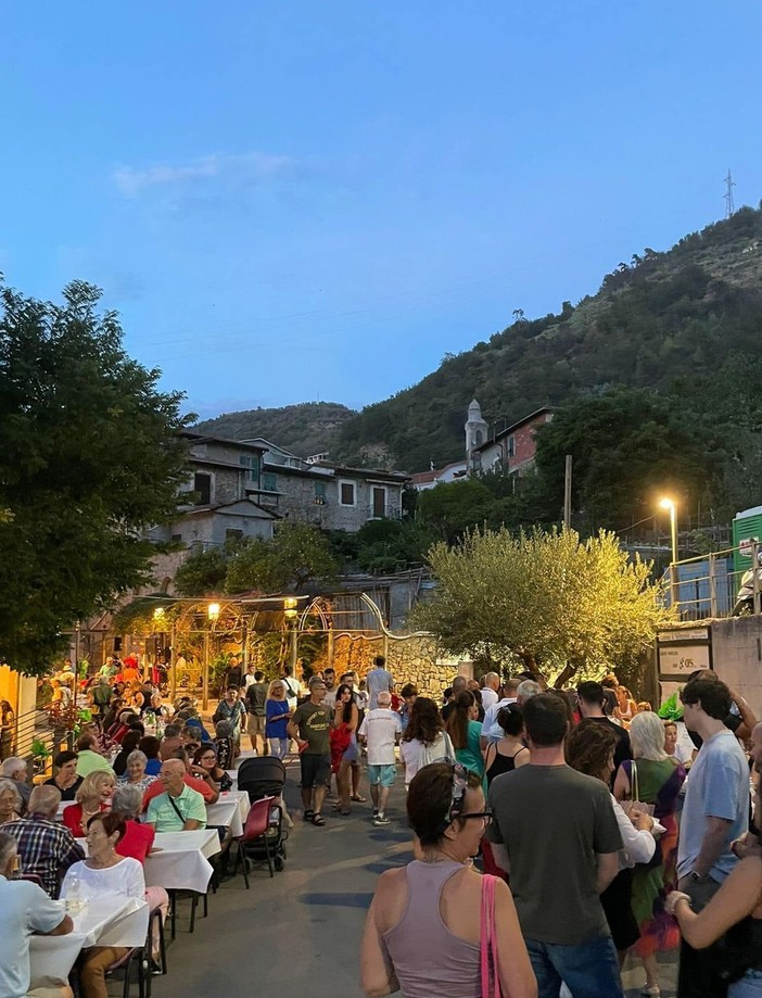 Vallecrosia, la Festa del basilico anima il centro storico (Foto)