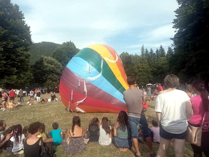 Sanremo: mongolfiera e aquiloni nel cielo di San Romolo per la nuova edizione del “Festival dei Boschi”