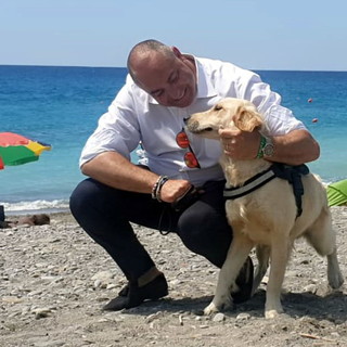 Vallecrosia: spiaggia pet friendly, Perri “Noi molto amici e sensibili alle esigenze degli animali”