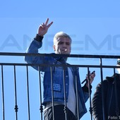Festival di Sanremo 2023: anche Fedez è arrivato all'hotel Globo, pronto per le prove pomeridiane (Foto)