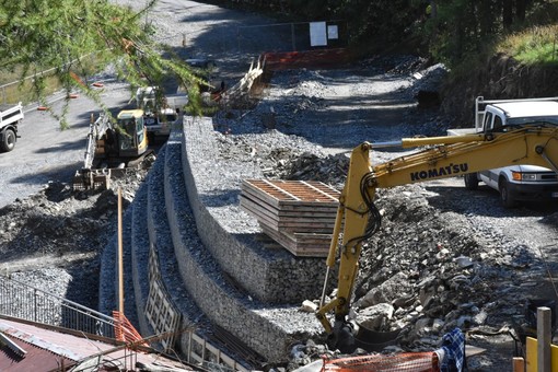 A Monesi si continua a lavorare per l'allestimento della strada nuova: entro la primavera potrebbe essere terminata