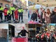 'Festa degli auguri' a Ventimiglia: i bimbi delle scuole animano via Ruffini con canti natalizi, poesie e filastrocche (Foto e video)