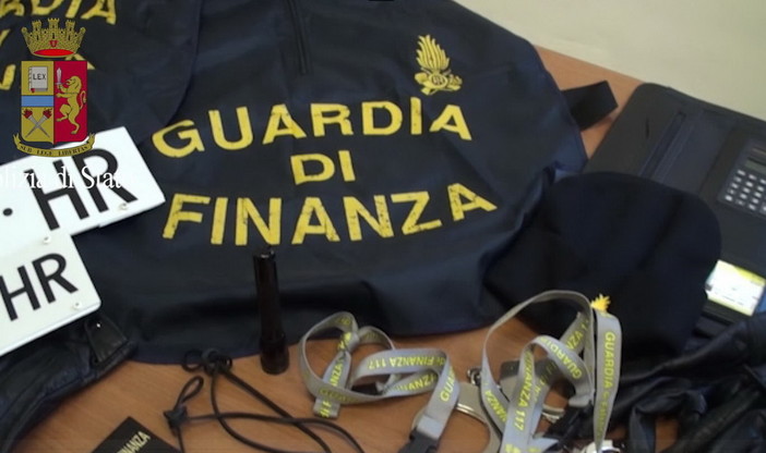 Sanremo: 4 malviventi si fingono finanzieri e mettono a segno un furto, arrestati dalla Polizia di Pisa a Torino (Foto e Video)