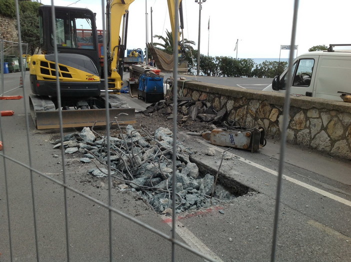 Imperia: perdita sull'acquedotto del Roja in via Novaro, stasera i lavori e stop all'acqua dalle 23