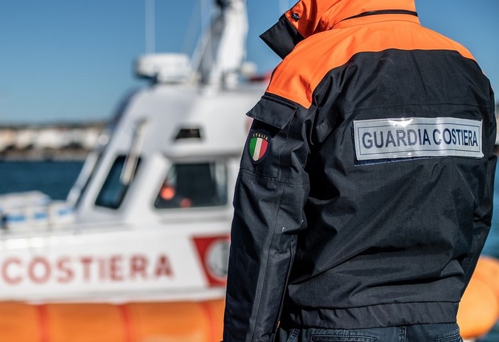 Controlli della Guardia Costiera: da inizio stagione 42 verbali e un sequestro, verifiche anche sul pescato