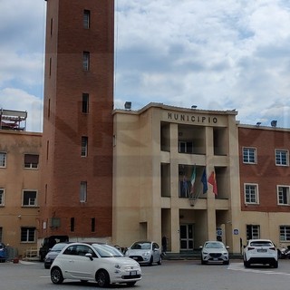 Ventimiglia: emesso il 'Daspo urbano' per l'allontanamento del parcheggiatore abusivo di fronte al Comune