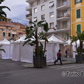 Sanremo: piazza Borea D'Olmo spesso vuota e sconsolata, ma ecco i mercatini con cadenza quasi mensile