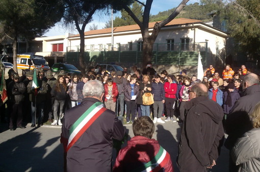 Vallecrosia: anche tantissimi giovani alla commemorazione del 'Giorno della Memoria' di martedì scorso