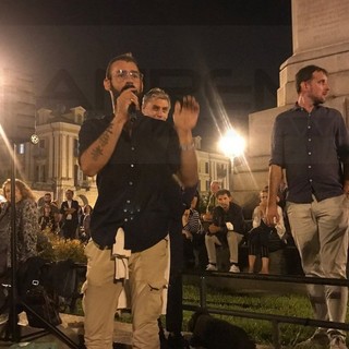 Da Imperia a Cuneo per dire no al 'Green pass': Giuseppe Loiacono arringa la folla in piazza Galimberti (Foto)