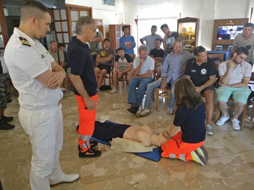 Sanremo: la Guardia Costiera ed il 118 insieme per promuovere la cultura della sicurezza in mare