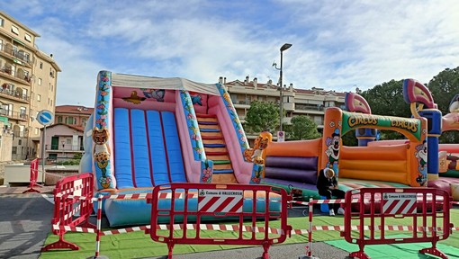 Vallecrosia, 'Aspettando la Befana' cambia nome in 'Bimbi in festa per la giornata degli abbracci' (Foto)