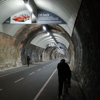 Acido solfidrico nella galleria della ciclabile tra Sanremo e Ospedaletti: da ieri sera è chiusa al transito