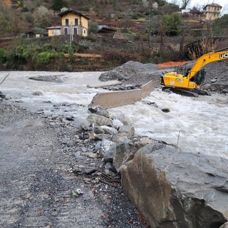 Molini di Triora: nuovamente distrutto il 'guado', residenti costretti a passare da Pigna o Vignai (Foto)