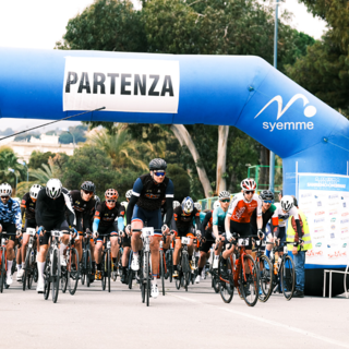 Ciclismo, successo per la Granfondo Sanremo-Sanremo (foto)