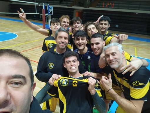 Pallavolo: la Grafiche Amadeo promossa in Serie B, vittoria in casa e festa alla sconfitta del Vado