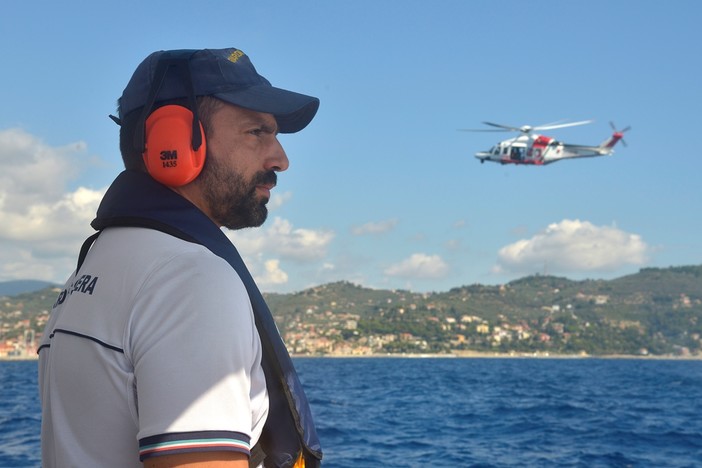 Ferragosto Sicuro: presenza in mare rafforzata per il dispositivo aero-navale  della Guardia costiera della Liguria