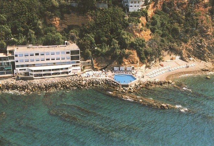 Sole, relax e mare all'Hotel 'La Perla del capo' a Ospedaletti