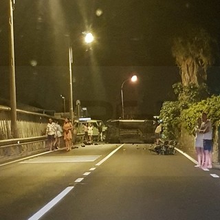 È ricoverato in gravi condizioni ed in prognosi riservata il 16enne ferito stanotte nell'incidente di Riva Ligure (Foto)