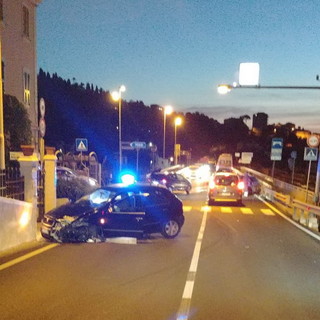 Imperia: incidente stamattina all'alba sull'Aurelia al Prino, mezzi distrutti ma nessun ferito (Foto)