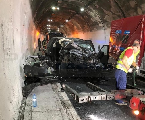 Incidente mortale sull'autostrada: nella notte scontro tra due mezzi tra Sanremo e Arma di Taggia (Foto)