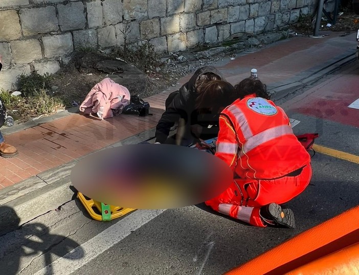 Ventimiglia: scontro moto-auto in corso Genova, bimba si rompe il femore e viene portata al 'Gaslini' (Foto)